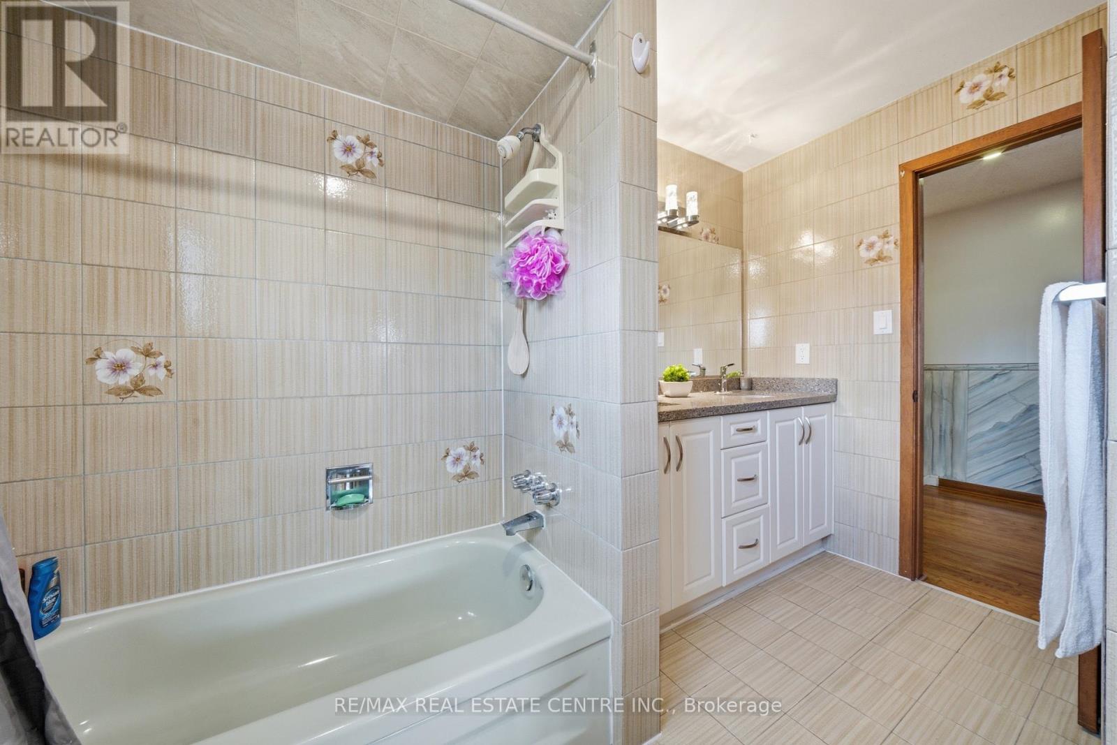 4 Manorcrest Street, Brampton, Ontario  L6S 2W9 - Photo 23 - W13552140