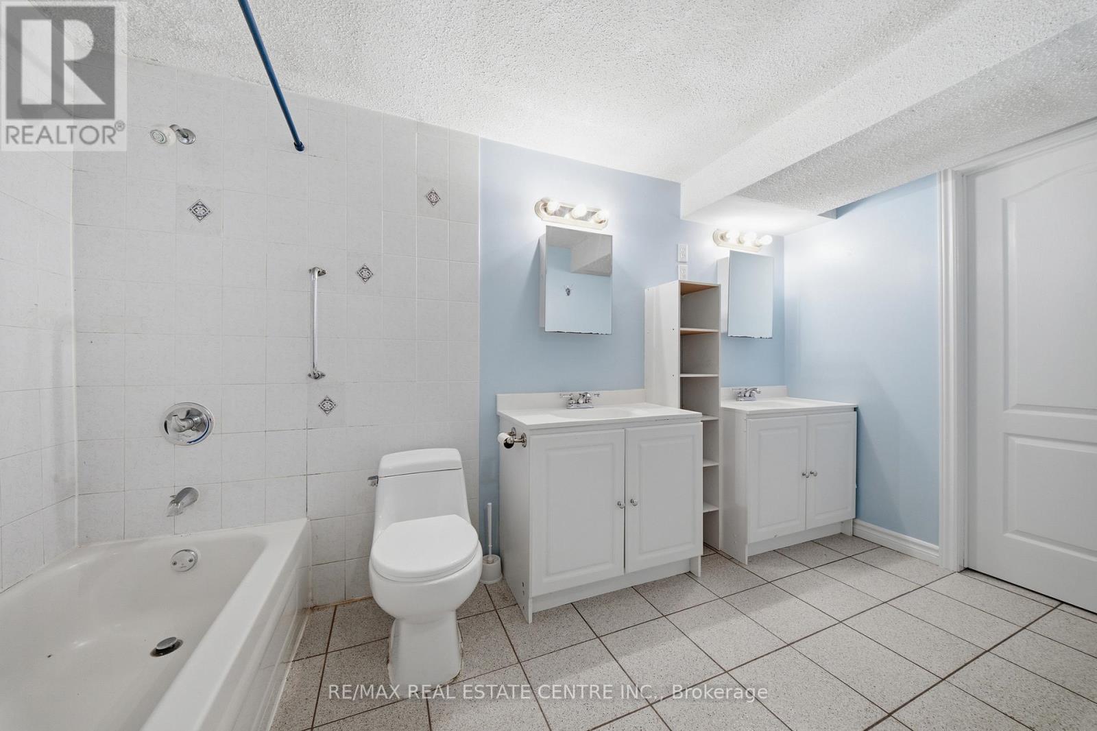 4 Manorcrest Street, Brampton, Ontario  L6S 2W9 - Photo 33 - W13552140