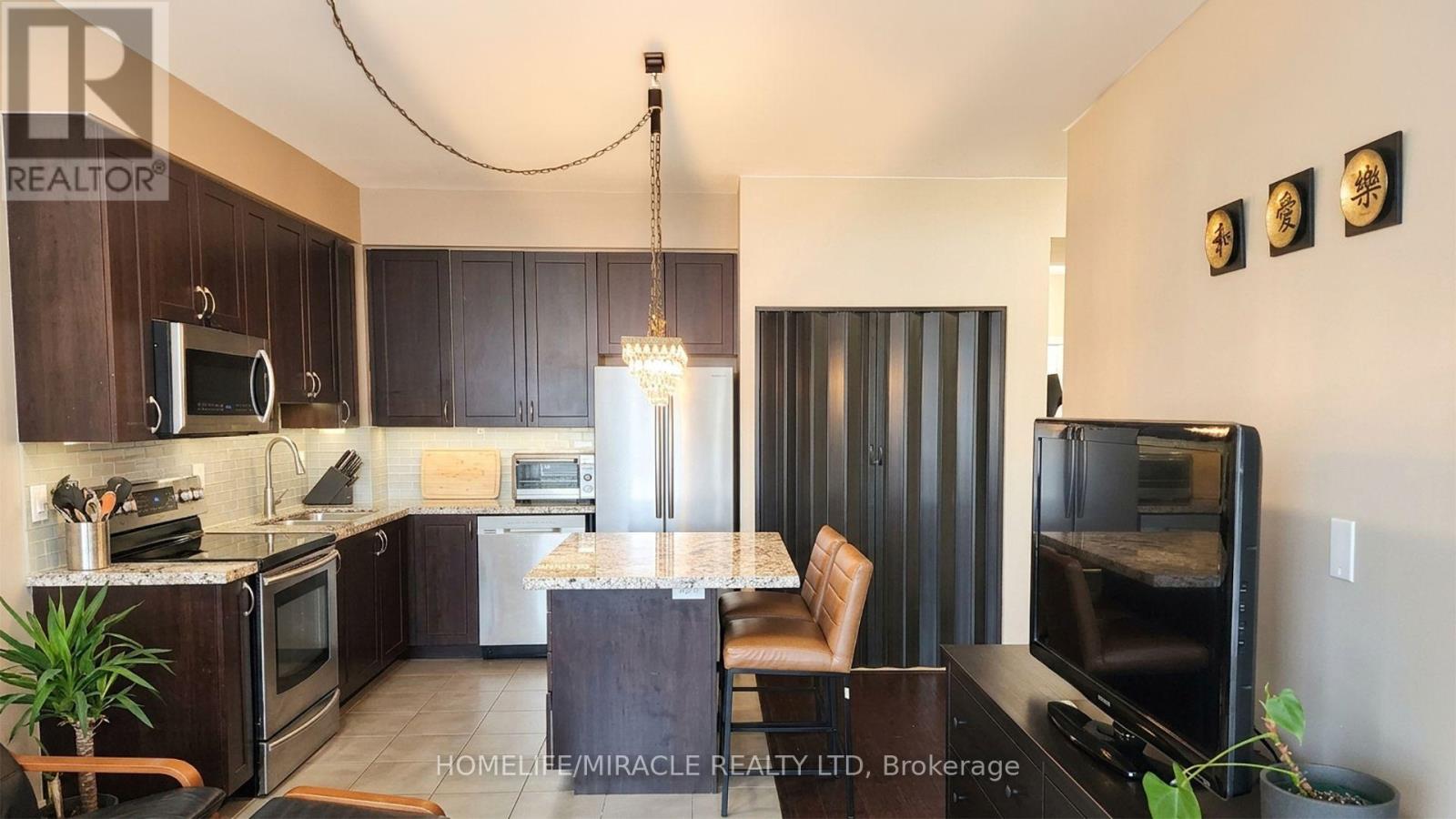 425 - 1940 Ironstone Drive, Burlington, Ontario  L7L 0E4 - Photo 4 - W13552090