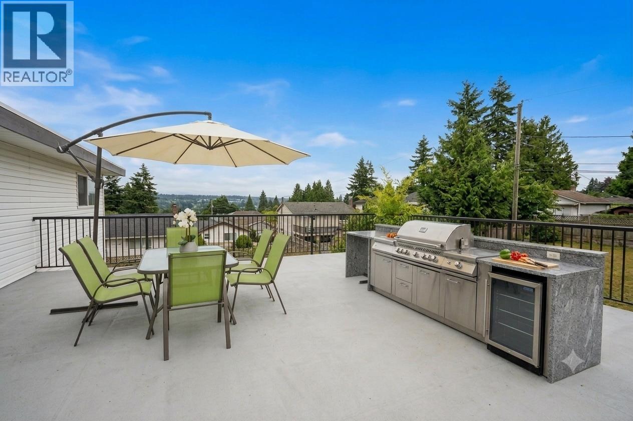 7969 Burnlake Drive, Burnaby, British Columbia  V5A 2G2 - Photo 3 - R3145128