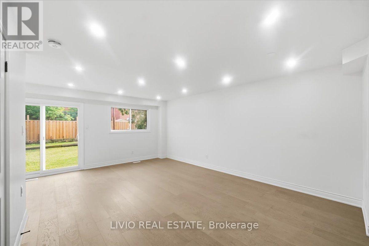 4002 Brandon Gate Drive, Mississauga, Ontario  L4T 3N4 - Photo 11 - W13542664