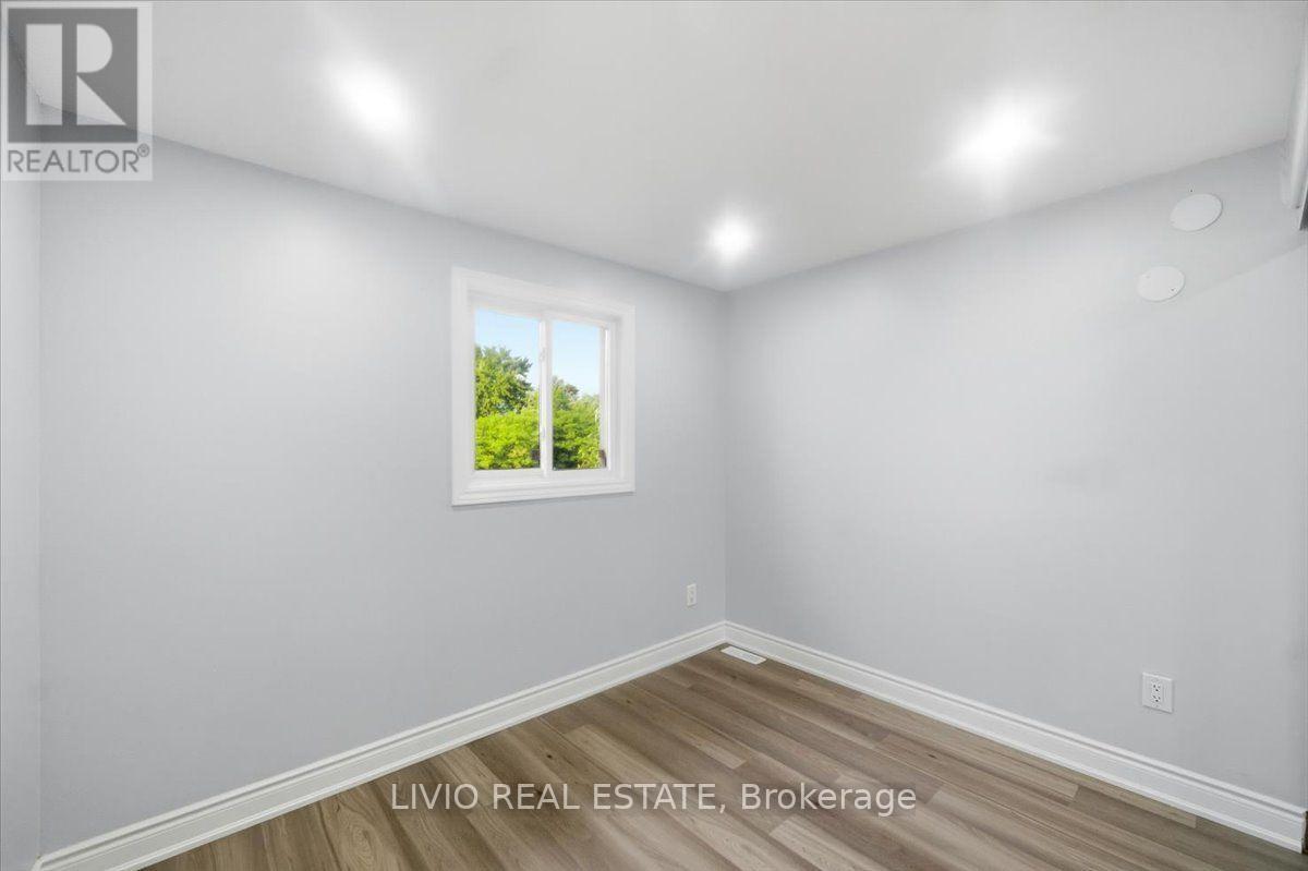 4002 Brandon Gate Drive, Mississauga, Ontario  L4T 3N4 - Photo 18 - W13542664