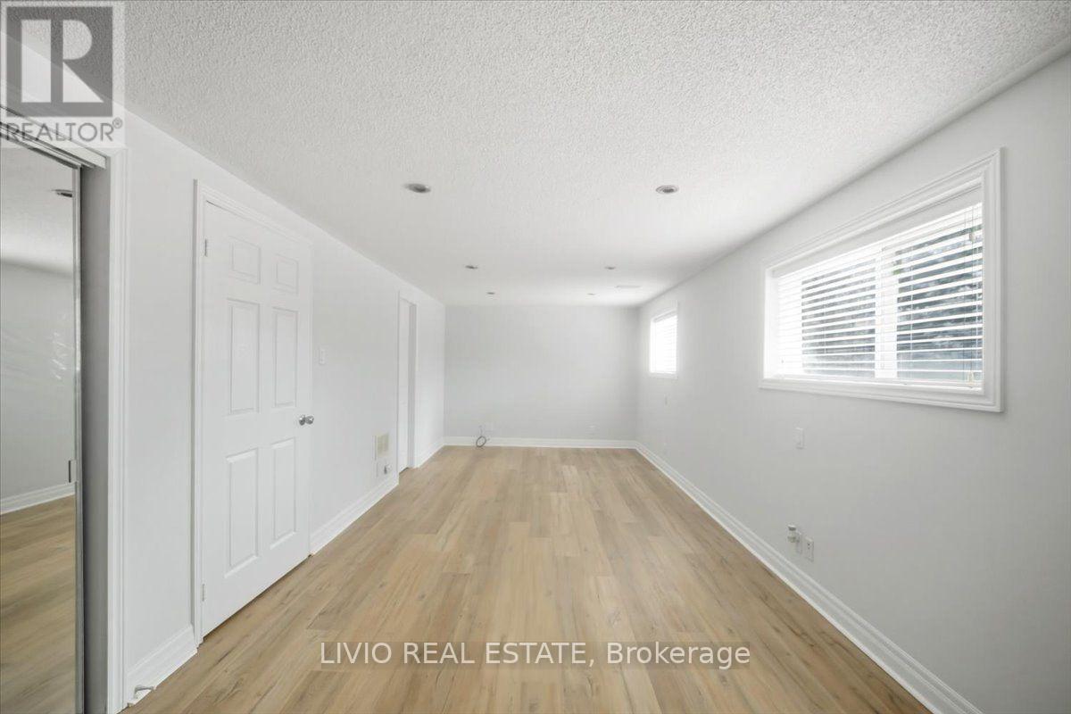 4002 Brandon Gate Drive, Mississauga, Ontario  L4T 3N4 - Photo 20 - W13542664