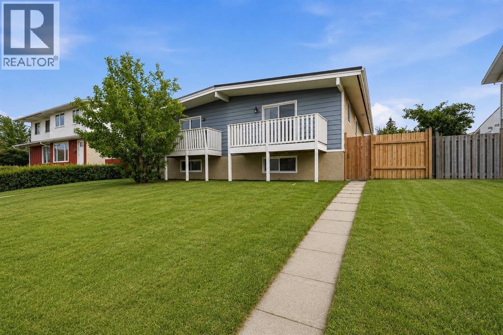 5626 Pensacola Crescent SE, Calgary, Alberta