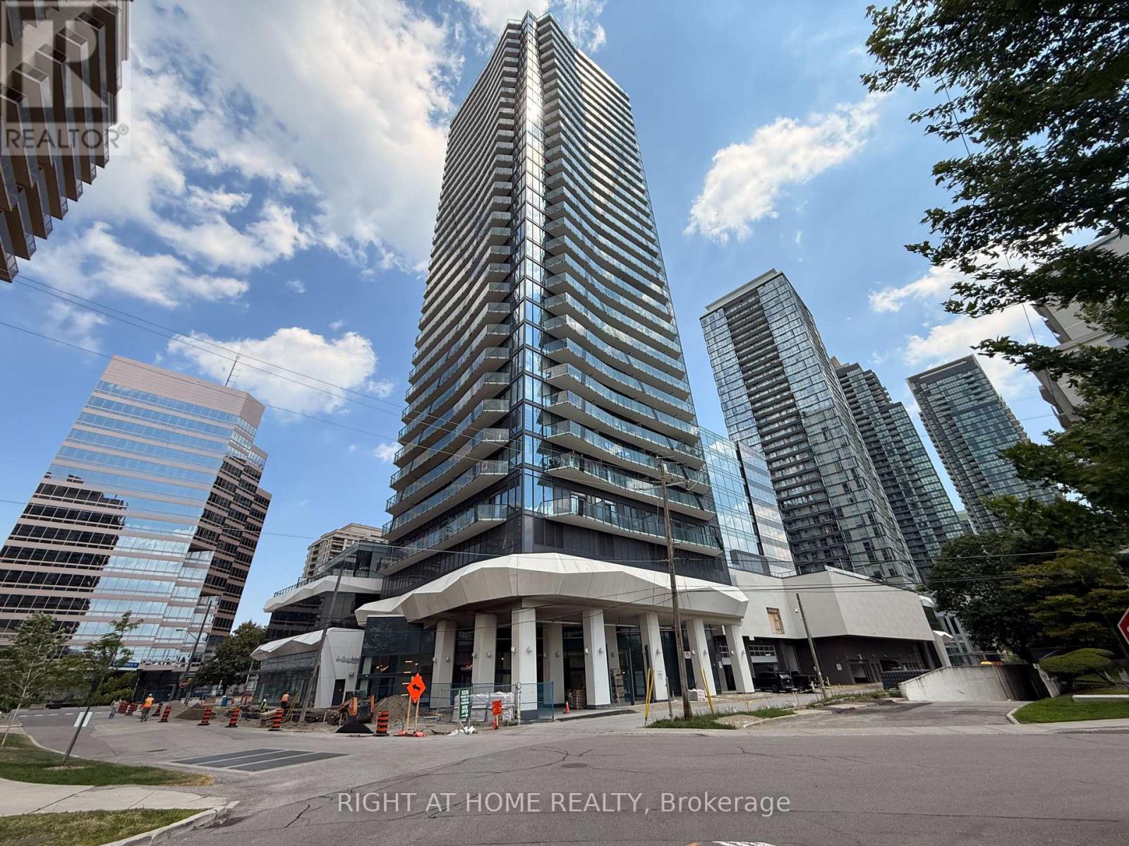 809 - 15 ELLERSLIE AVENUE, Toronto (Willowdale West)