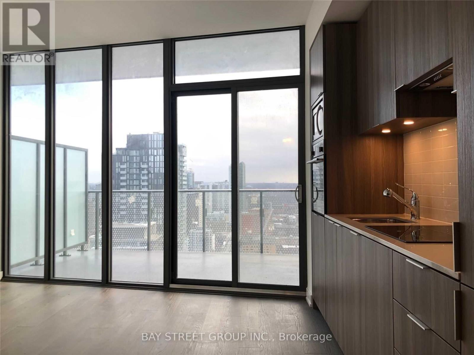 2912 - 11 Wellesley Street W, Toronto, Ontario  M4Y 1E8 - Photo 3 - C13552196
