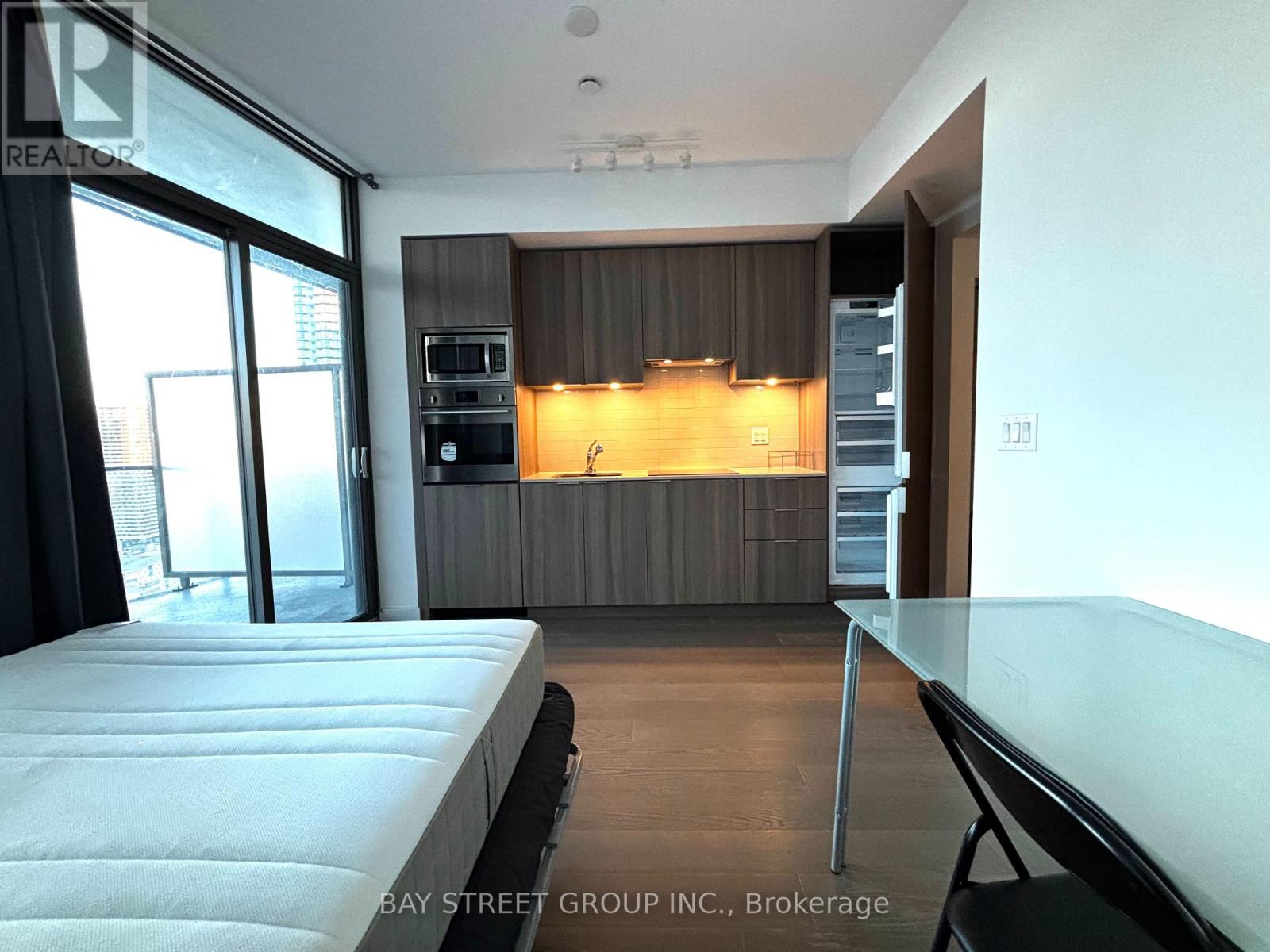 2912 - 11 Wellesley Street W, Toronto, Ontario  M4Y 1E8 - Photo 4 - C13552196