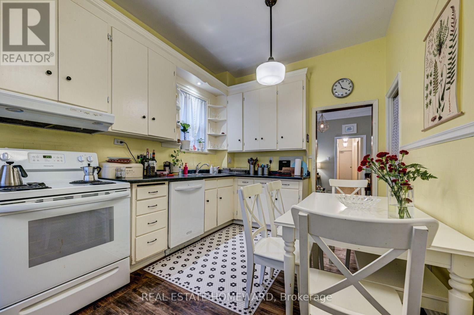 Main Fl - 66 Mackenzie Crescent, Toronto, Ontario  M6J 1T1 - Photo 14 - C13552210