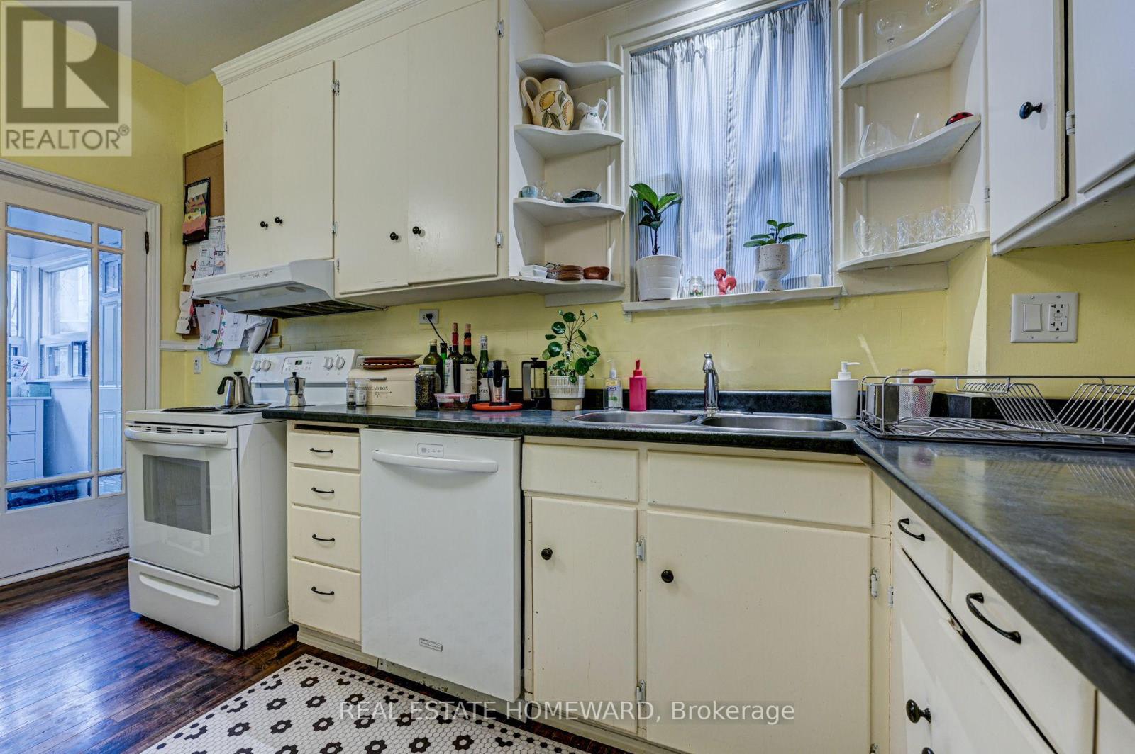 Main Fl - 66 Mackenzie Crescent, Toronto, Ontario  M6J 1T1 - Photo 16 - C13552210