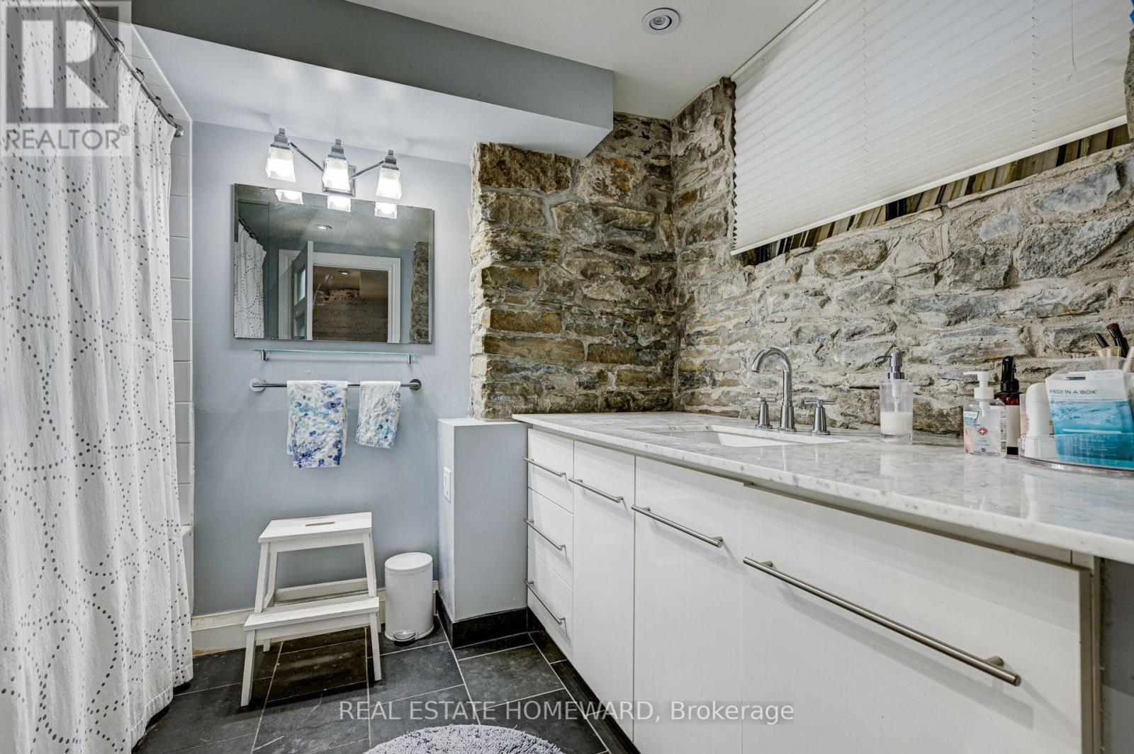Main Fl - 66 Mackenzie Crescent, Toronto, Ontario  M6J 1T1 - Photo 28 - C13552210