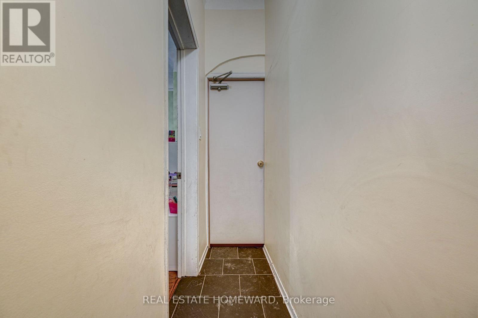 Main Fl - 66 Mackenzie Crescent, Toronto, Ontario  M6J 1T1 - Photo 6 - C13552210