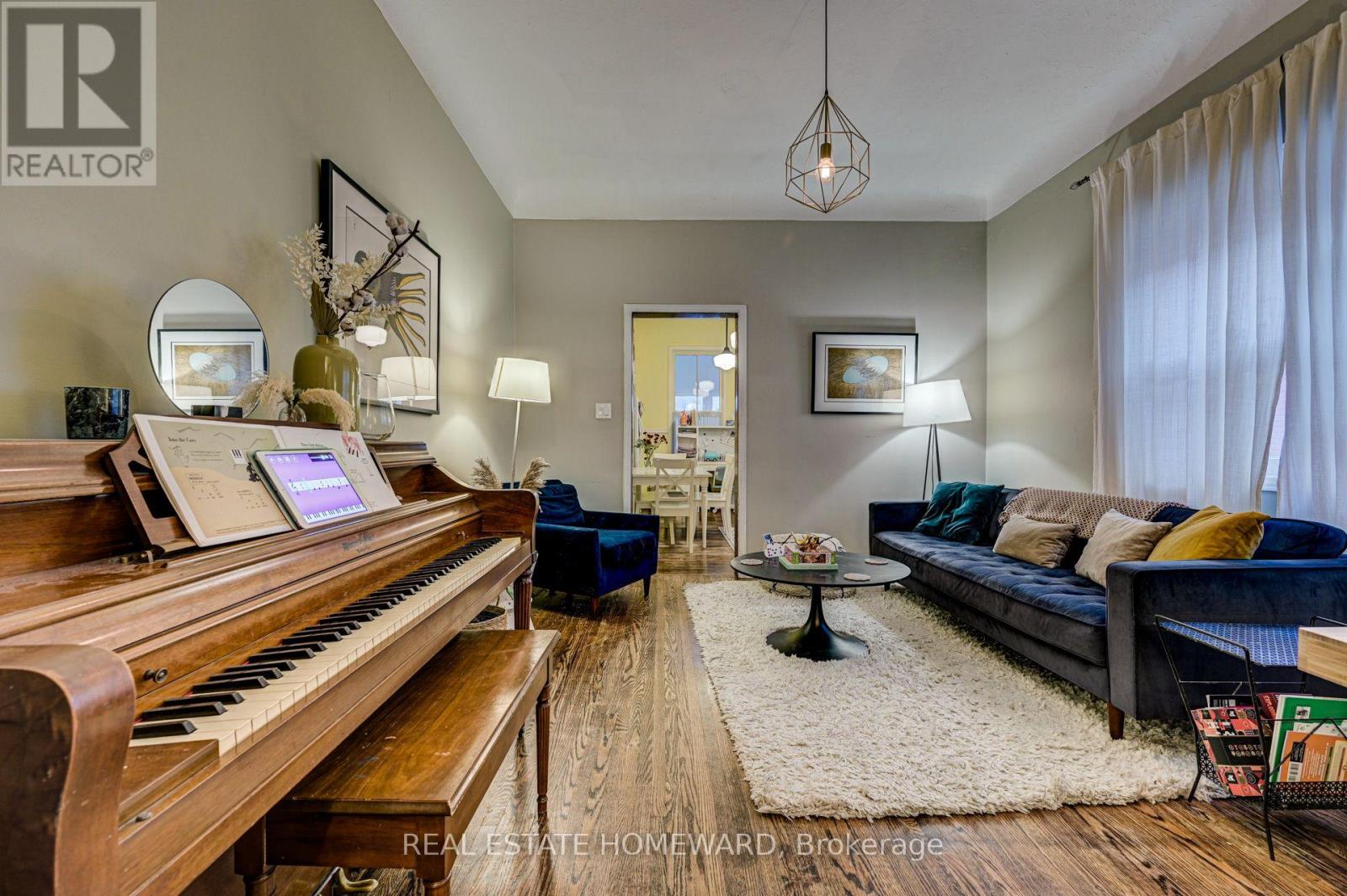 Main Fl - 66 Mackenzie Crescent, Toronto, Ontario  M6J 1T1 - Photo 8 - C13552210