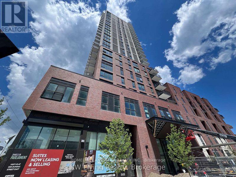 902 - 10 OAK STREET, Toronto, Ontario