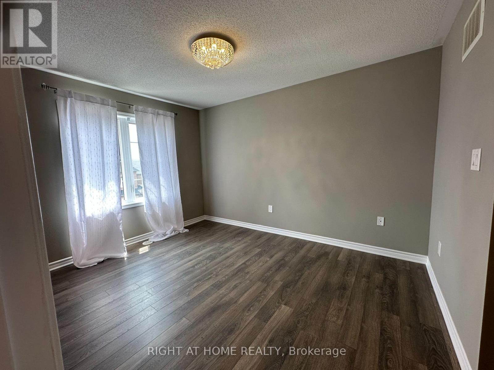 301 Murlock Heights, Milton, Ontario  L9E 1C3 - Photo 17 - W13552188