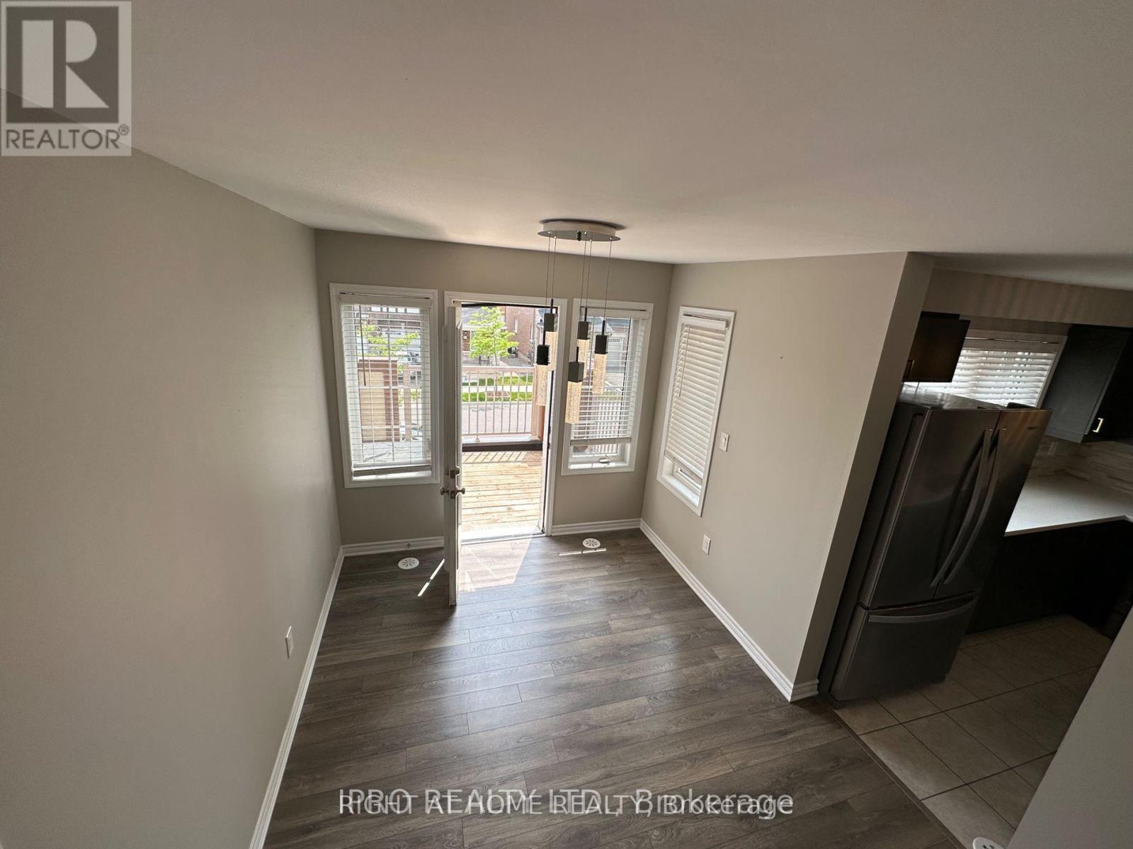 301 Murlock Heights, Milton, Ontario  L9E 1C3 - Photo 9 - W13552188