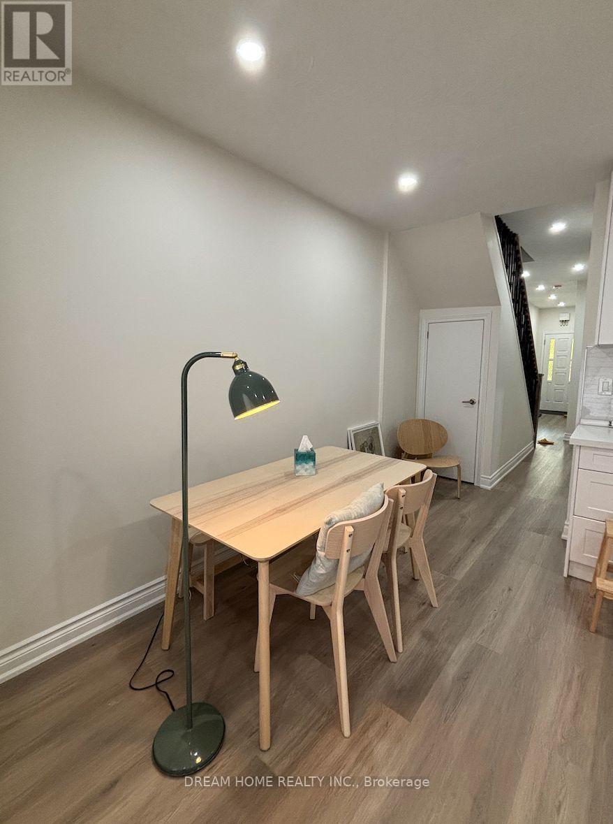 101 - 138 Robert Street, Toronto, Ontario  M5S 2K3 - Photo 2 - C13552246