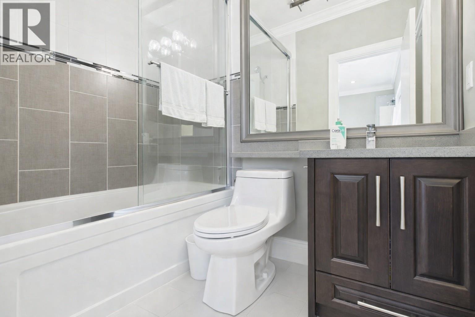 8468 12th Avenue, Burnaby, British Columbia  V3N 2L6 - Photo 23 - R3144473