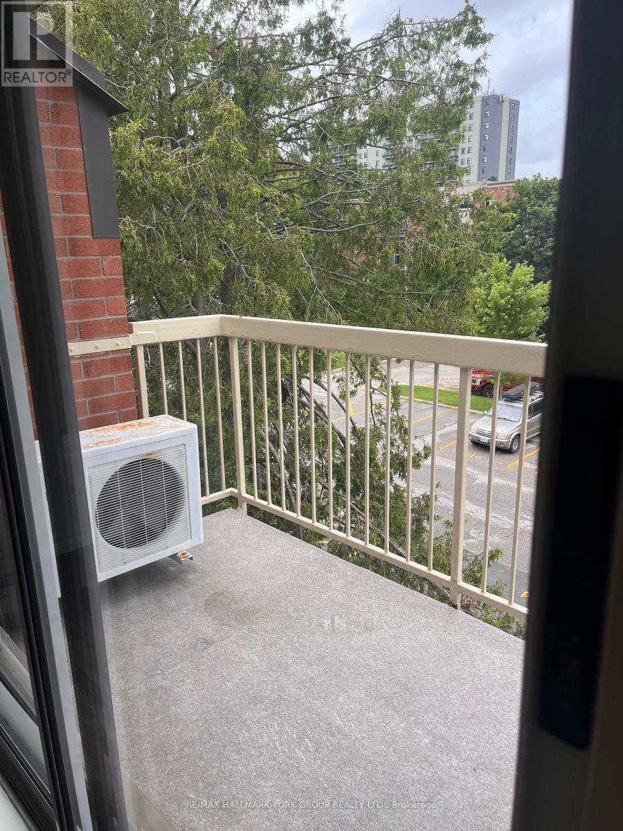 O12 - 131 Edgehill Drive, Barrie, Ontario  L4N 1L9 - Photo 10 - S13546924
