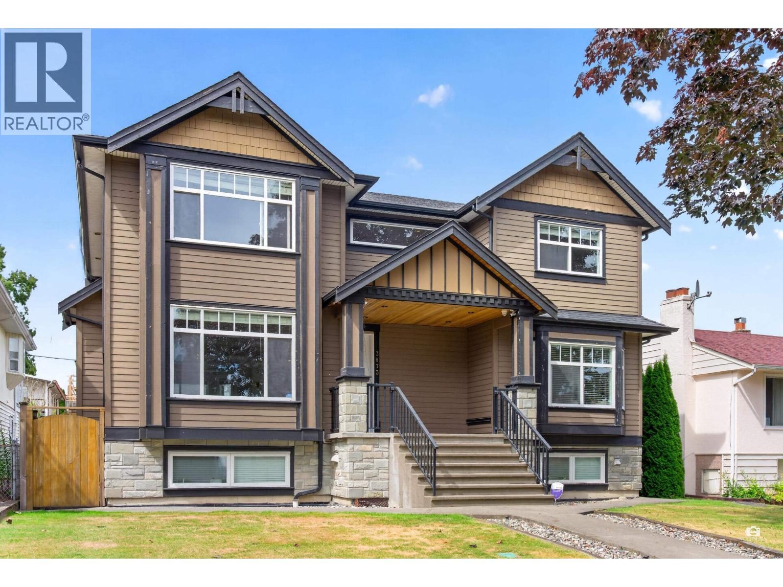 3873 Pine Street, Burnaby, British Columbia  V5G 1Z3 - Photo 2 - R3145102