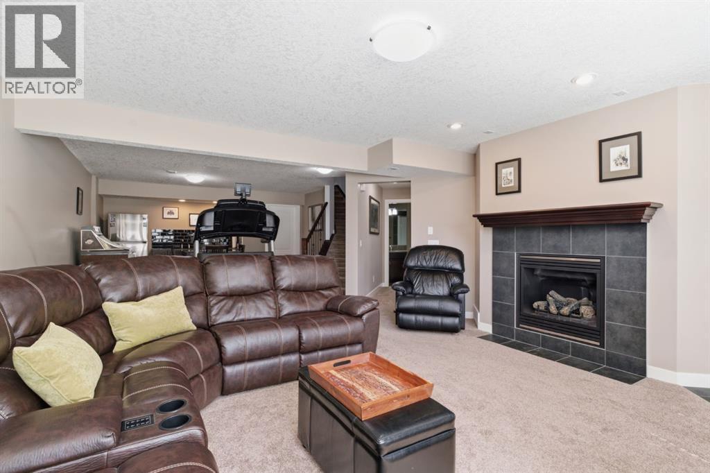 230 Sunset Square, Cochrane, Alberta  T4C 0H3 - Photo 33 - A2327581
