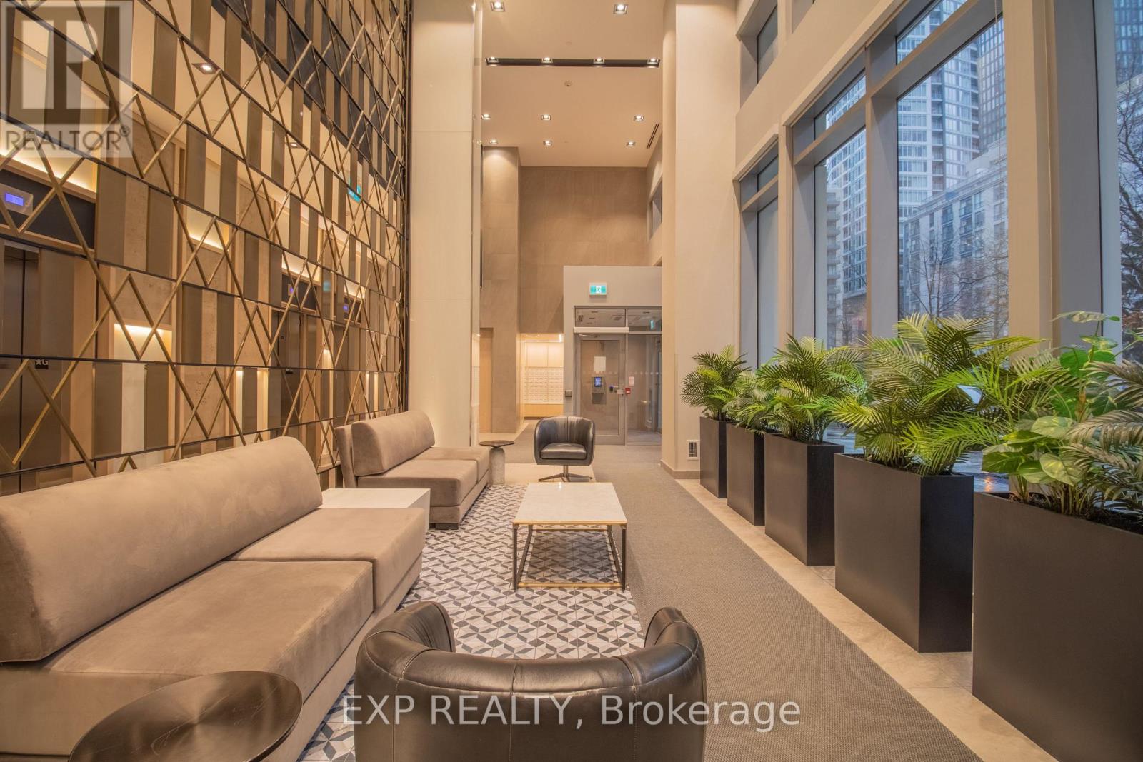 2210 - 77 Mutual Street, Toronto, Ontario  M5B 2A9 - Photo 2 - C13552254