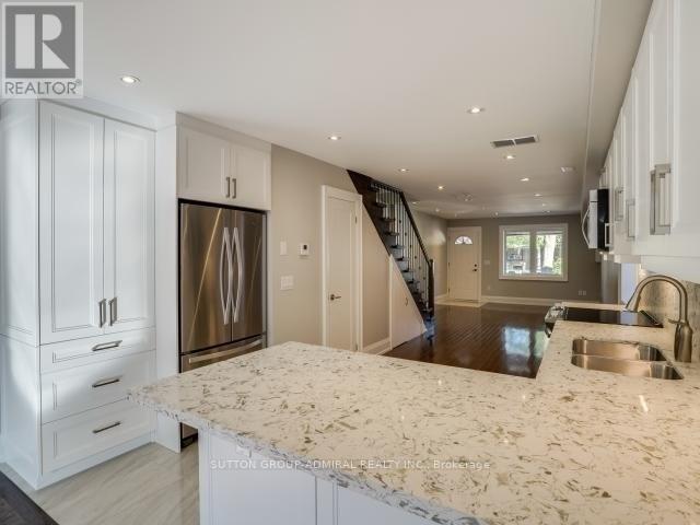 14 Rains Avenue, Toronto, Ontario  M6G 3H5 - Photo 11 - C13552270