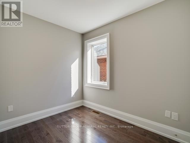14 Rains Avenue, Toronto, Ontario  M6G 3H5 - Photo 14 - C13552270