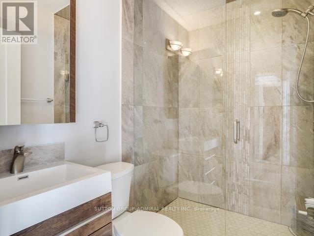 14 Rains Avenue, Toronto, Ontario  M6G 3H5 - Photo 15 - C13552270