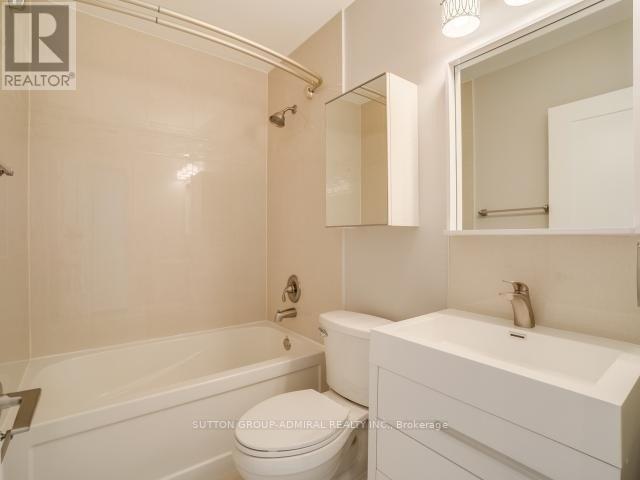 14 Rains Avenue, Toronto, Ontario  M6G 3H5 - Photo 16 - C13552270