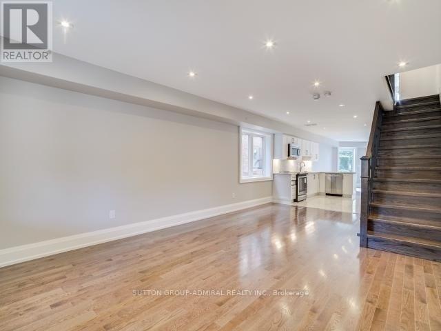 14 Rains Avenue, Toronto, Ontario  M6G 3H5 - Photo 2 - C13552270