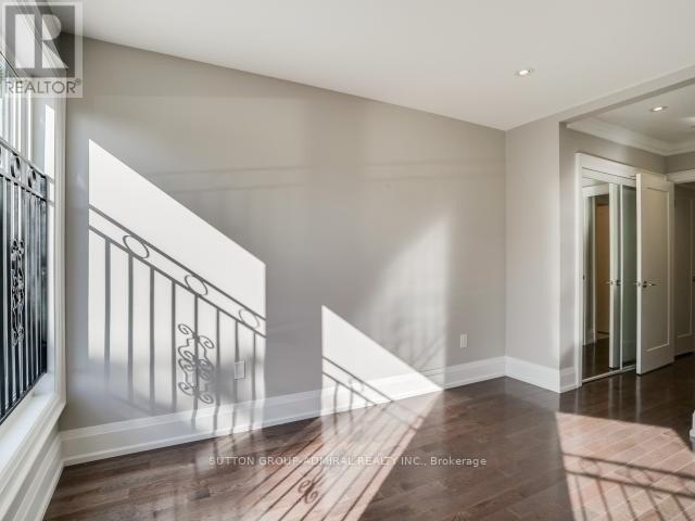 14 Rains Avenue, Toronto, Ontario  M6G 3H5 - Photo 3 - C13552270