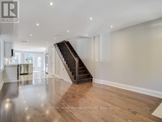 14 Rains Avenue, Toronto, Ontario  M6G 3H5 - Photo 8 - C13552270