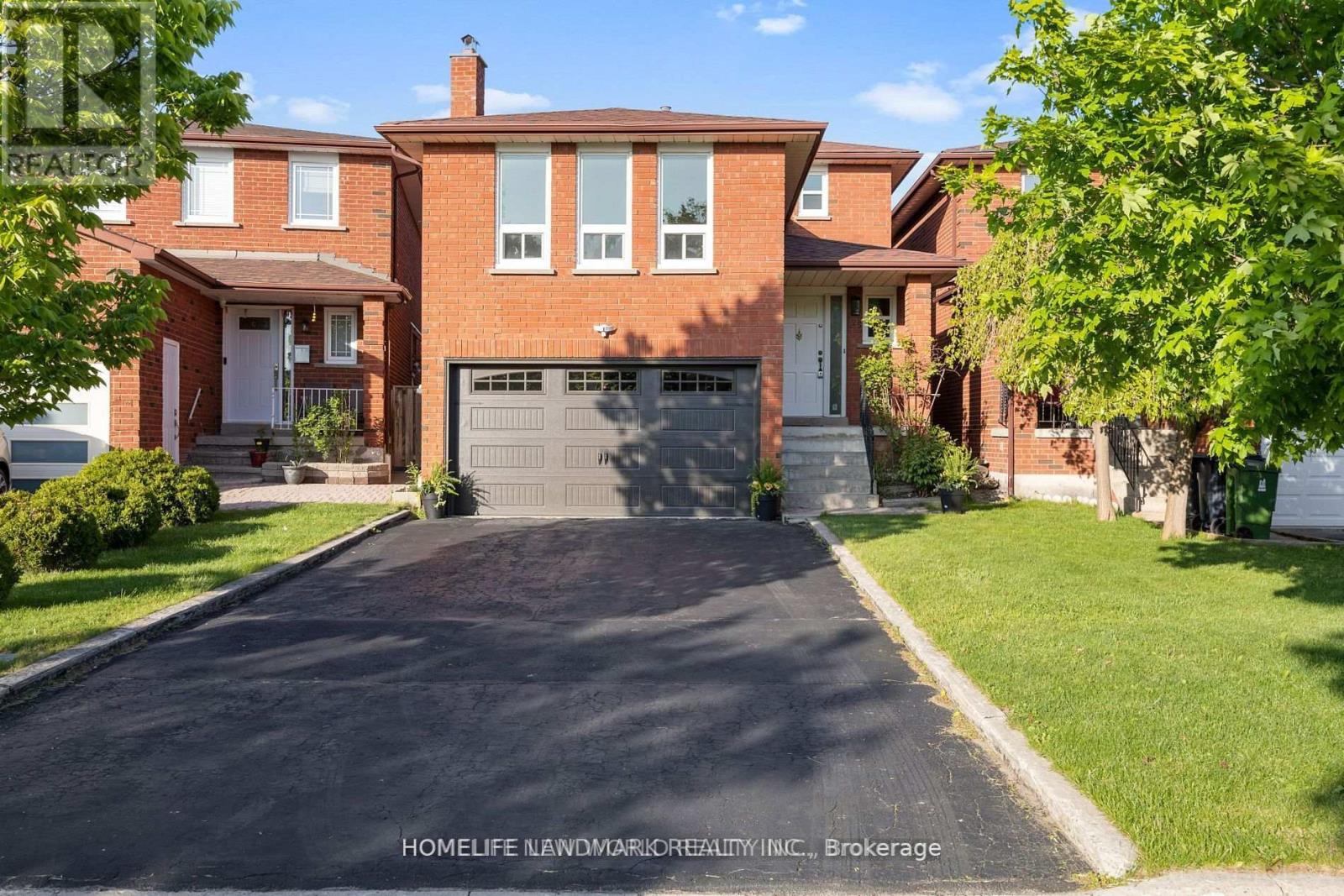 25 LANSBURY DRIVE, Toronto, Ontario