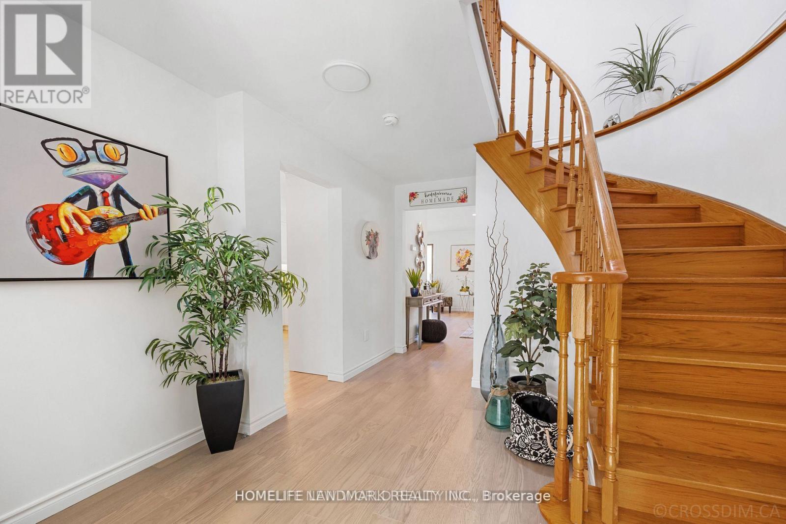 25 Lansbury Drive, Toronto, Ontario  M1V 3J2 - Photo 3 - E13552288