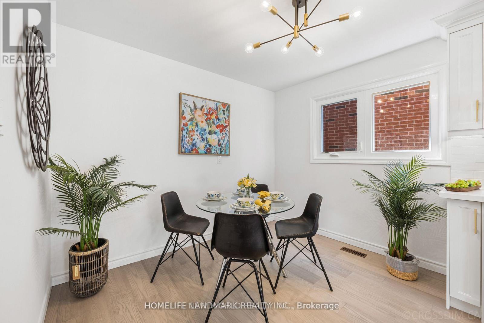 25 Lansbury Drive, Toronto, Ontario  M1V 3J2 - Photo 4 - E13552288