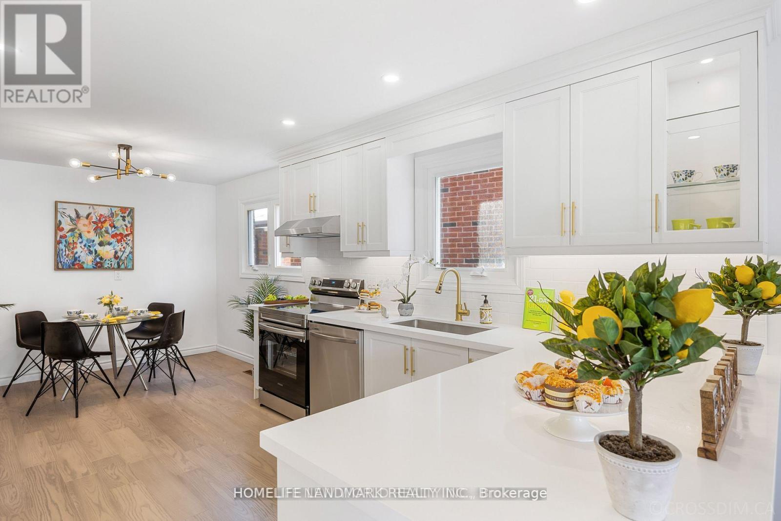 25 Lansbury Drive, Toronto, Ontario  M1V 3J2 - Photo 6 - E13552288