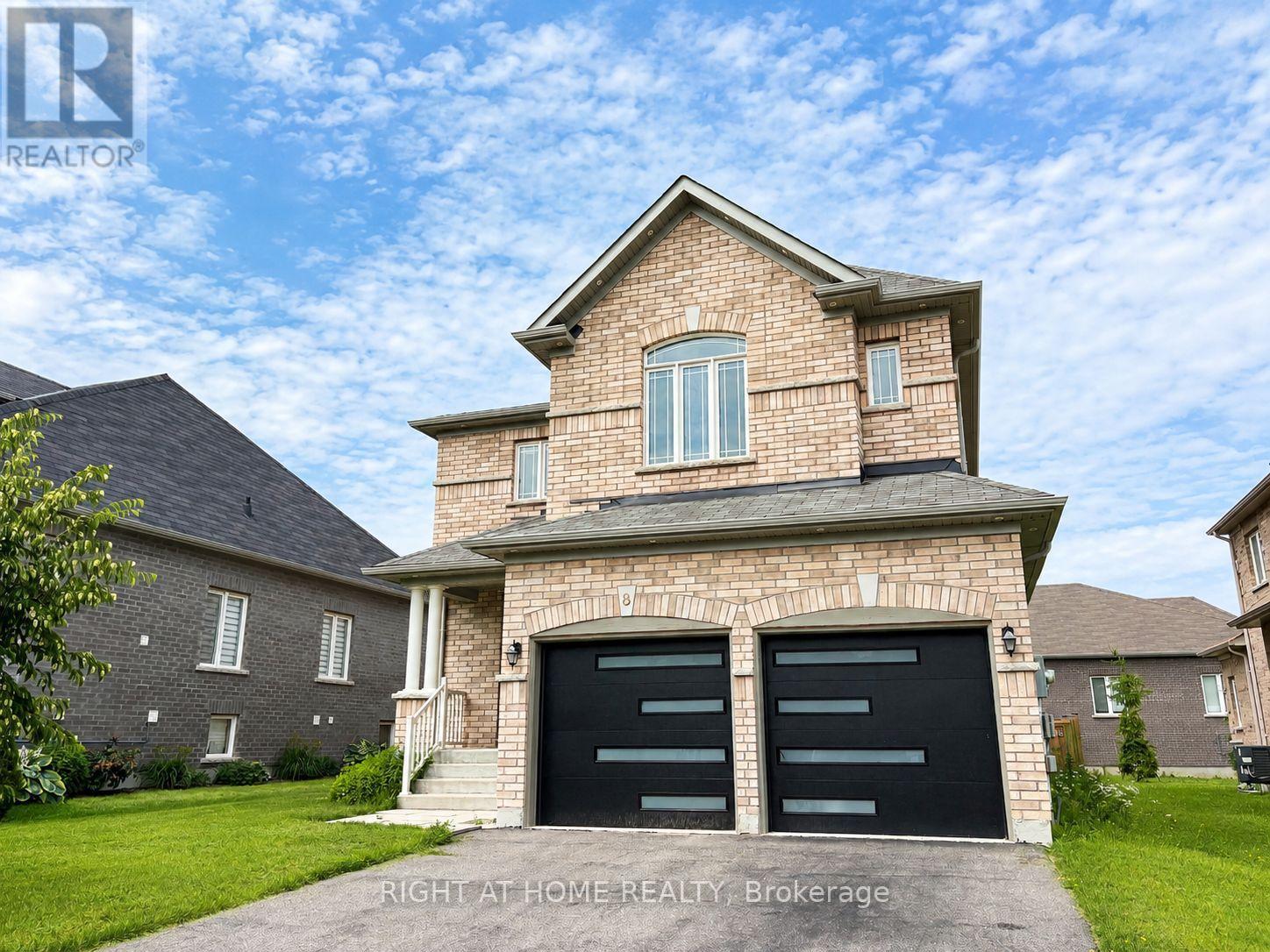 8 Pearl Street, Wasaga Beach, Ontario  L9Z 0G9 - Photo 2 - S13552264