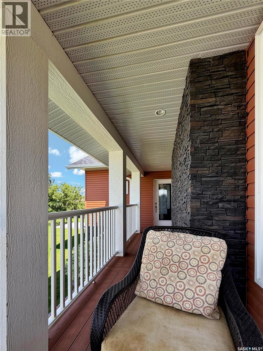 207 6th Street W, Carnduff, Saskatchewan  S0C 0S0 - Photo 8 - SK042155