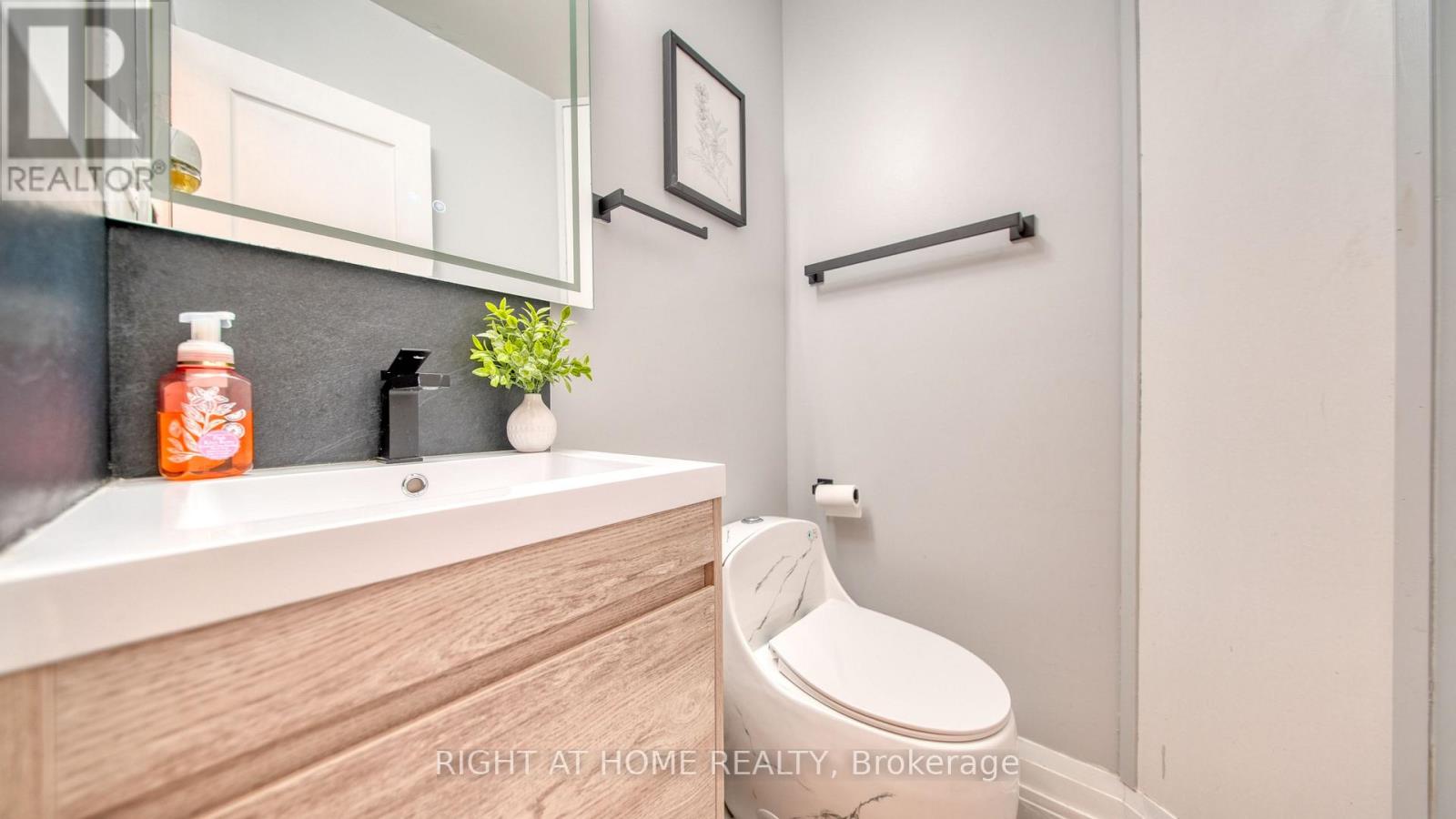 211 Queen Mary Drive, Brampton, Ontario L7A 1Y9 - Photo 16 - W13547098