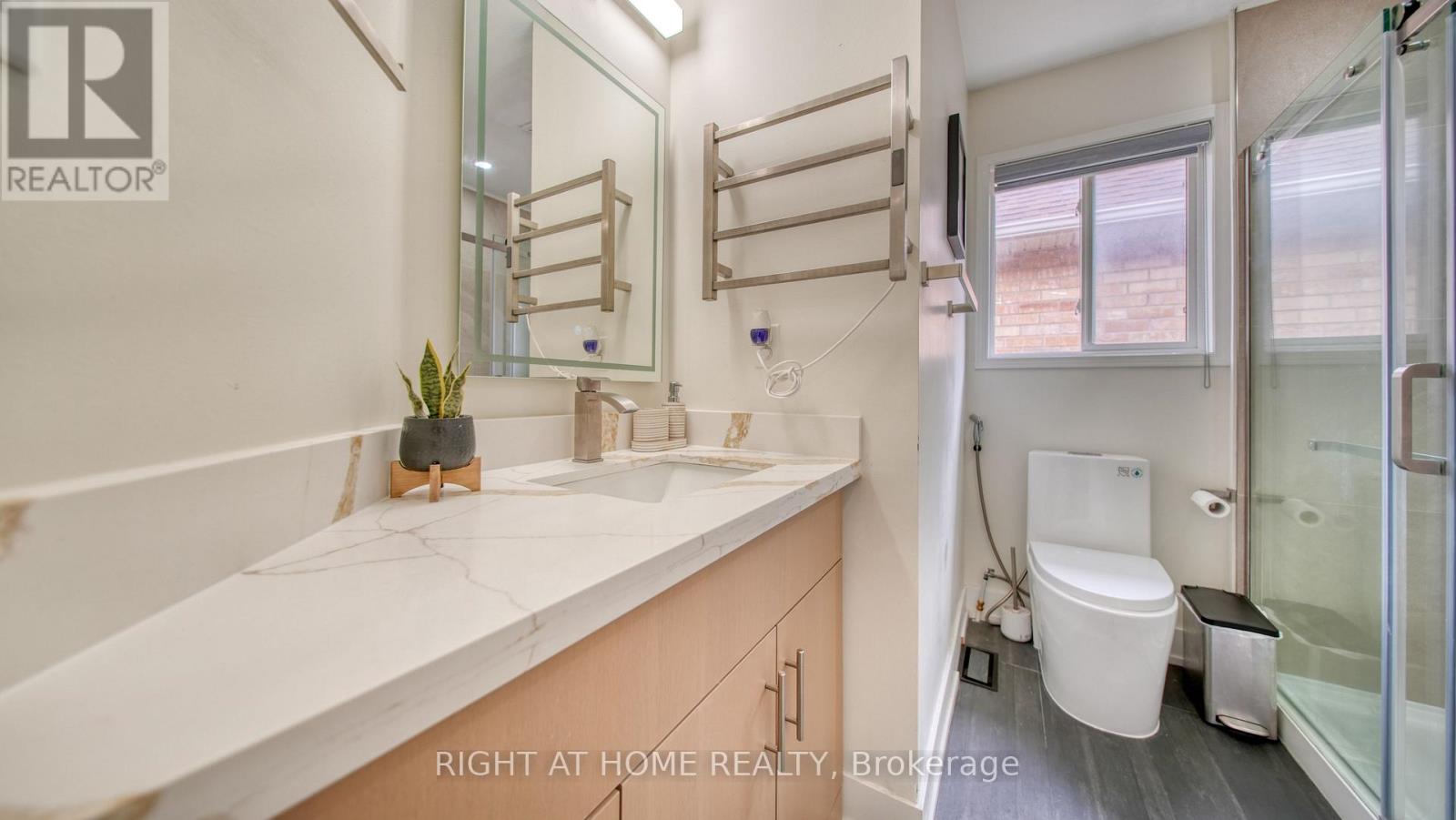 211 Queen Mary Drive, Brampton, Ontario L7A 1Y9 - Photo 28 - W13547098