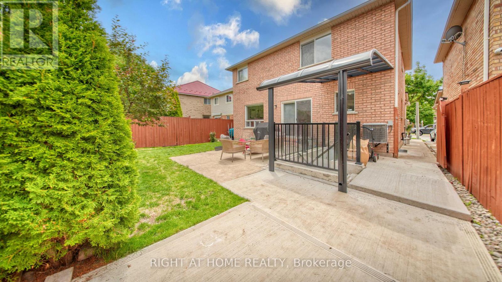 211 Queen Mary Drive, Brampton, Ontario L7A 1Y9 - Photo 37 - W13547098