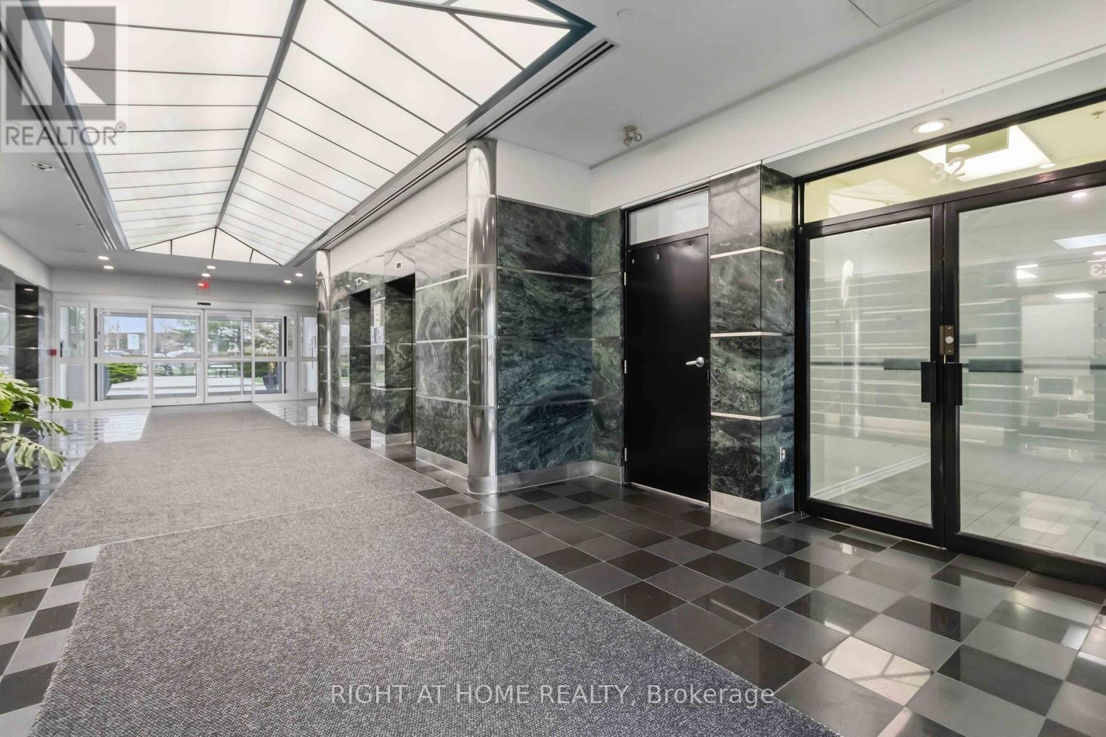 32 - 2800 Skymark Avenue, Mississauga, Ontario  L4W 5A6 - Photo 10 - W13552274