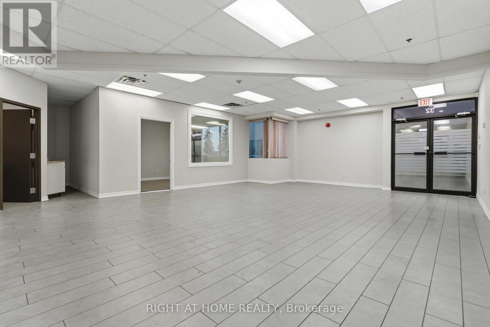 32 - 2800 Skymark Avenue, Mississauga, Ontario  L4W 5A6 - Photo 11 - W13552274
