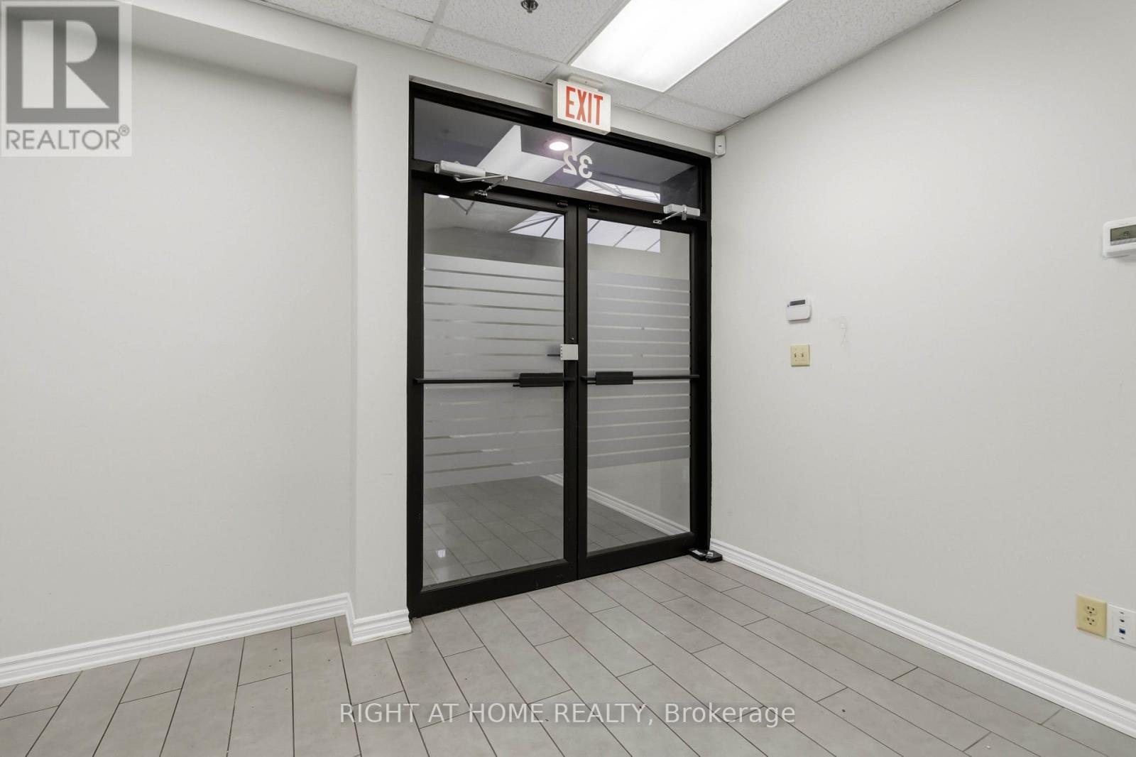 32 - 2800 Skymark Avenue, Mississauga, Ontario  L4W 5A6 - Photo 12 - W13552274
