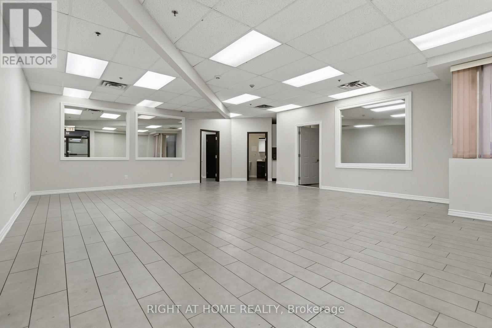 32 - 2800 Skymark Avenue, Mississauga, Ontario  L4W 5A6 - Photo 13 - W13552274