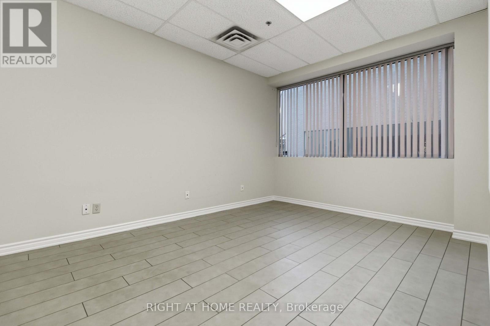 32 - 2800 Skymark Avenue, Mississauga, Ontario  L4W 5A6 - Photo 17 - W13552274