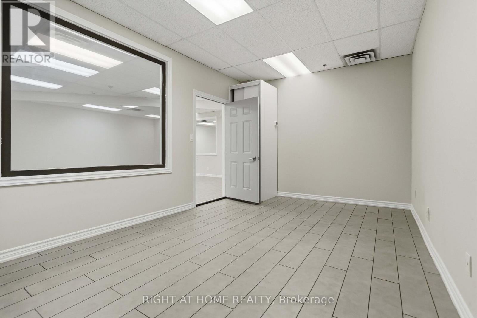 32 - 2800 Skymark Avenue, Mississauga, Ontario  L4W 5A6 - Photo 19 - W13552274