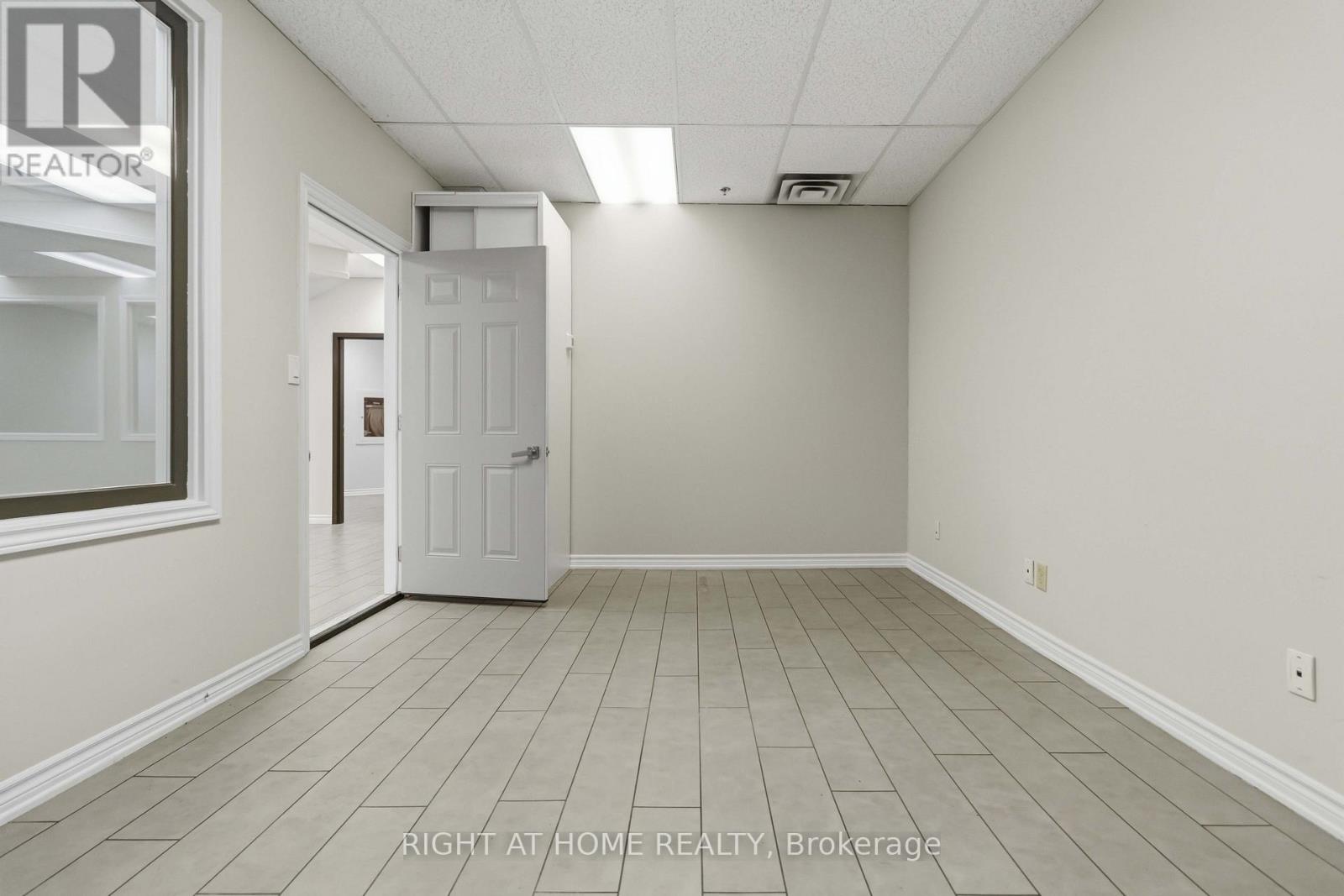 32 - 2800 Skymark Avenue, Mississauga, Ontario  L4W 5A6 - Photo 20 - W13552274