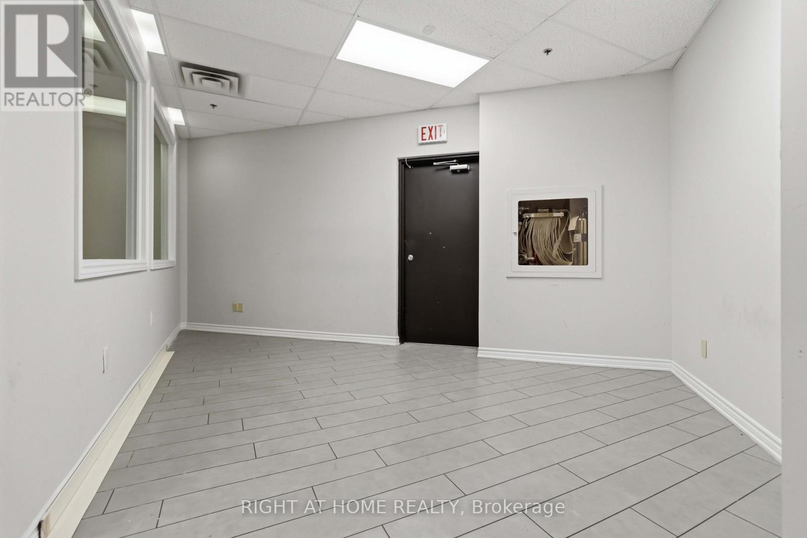 32 - 2800 Skymark Avenue, Mississauga, Ontario  L4W 5A6 - Photo 22 - W13552274