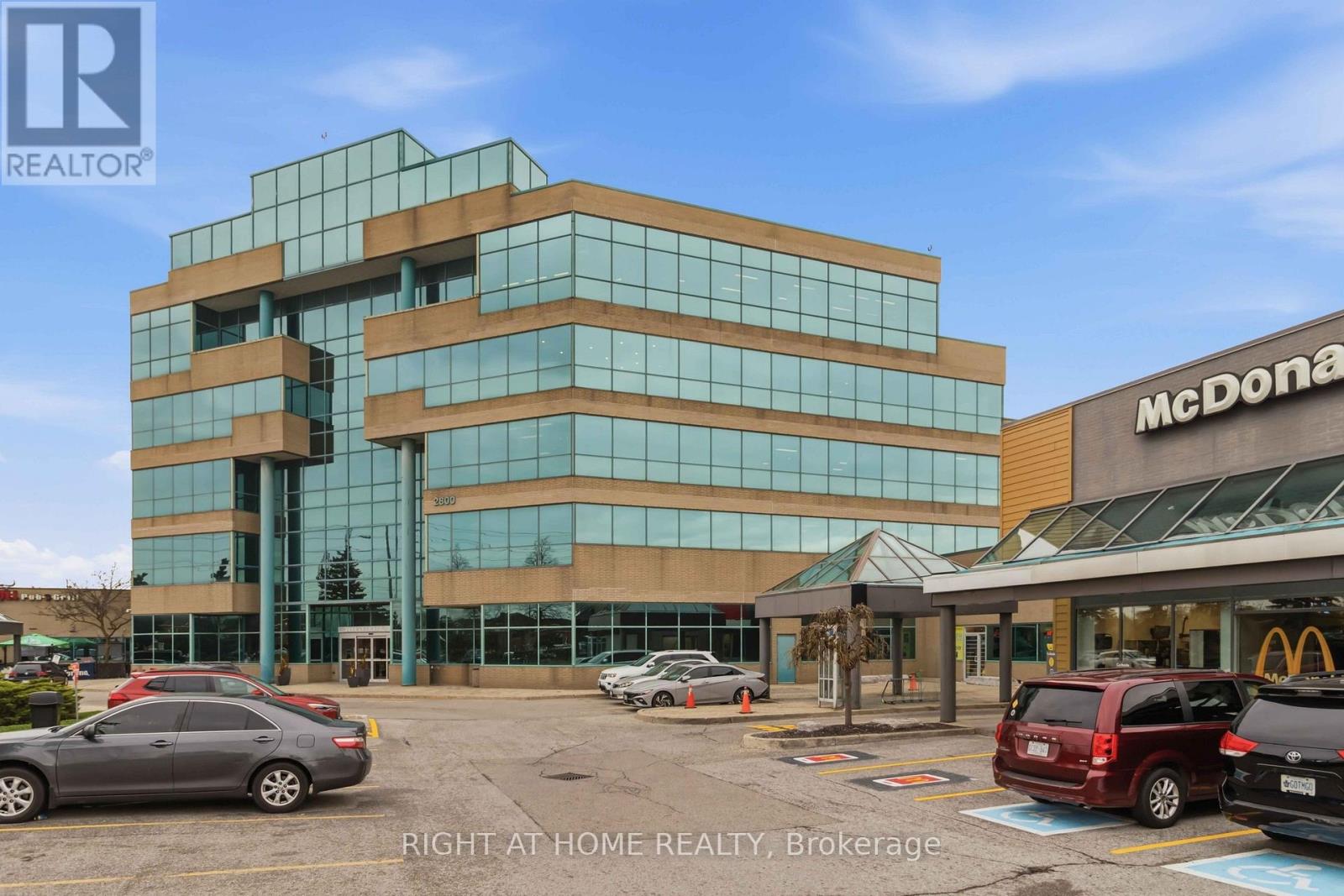 32 - 2800 Skymark Avenue, Mississauga, Ontario  L4W 5A6 - Photo 3 - W13552274